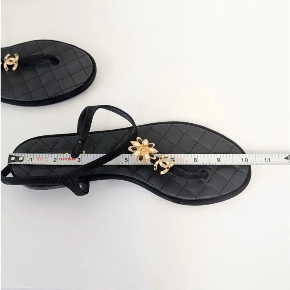 Chanel Thong Sandals G45025 Womens EU40/US9 Black/Gold Leather Strap Floral Logo